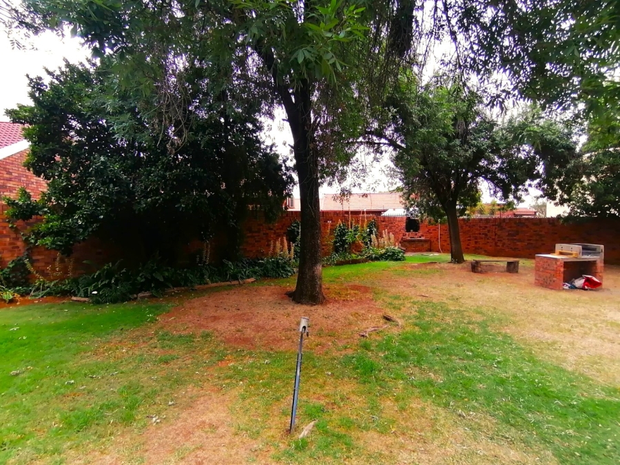 2 Bedroom Property for Sale in Pellissier Free State